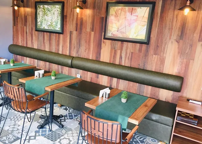 Set Oezer מלון צ'נקלה